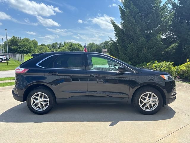 Certified 2024 Ford Edge SEL w/ Convenience Package AWD/4WD image 6
