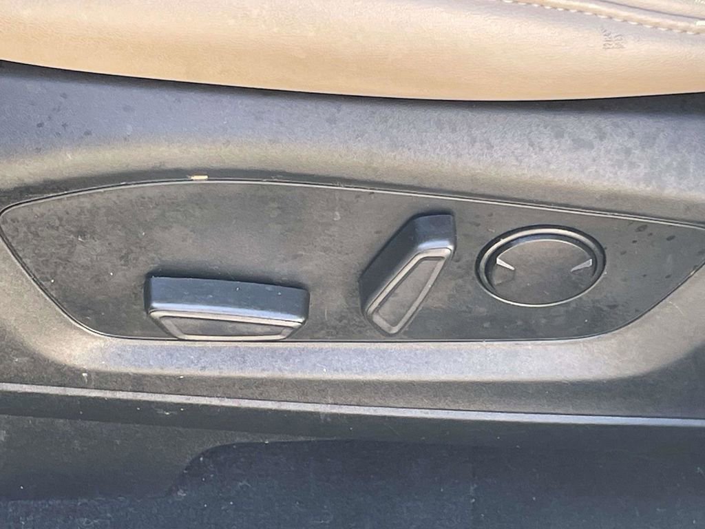 Certified 2022 Ford Explorer XLT w/ Equipment Group 202A image 14