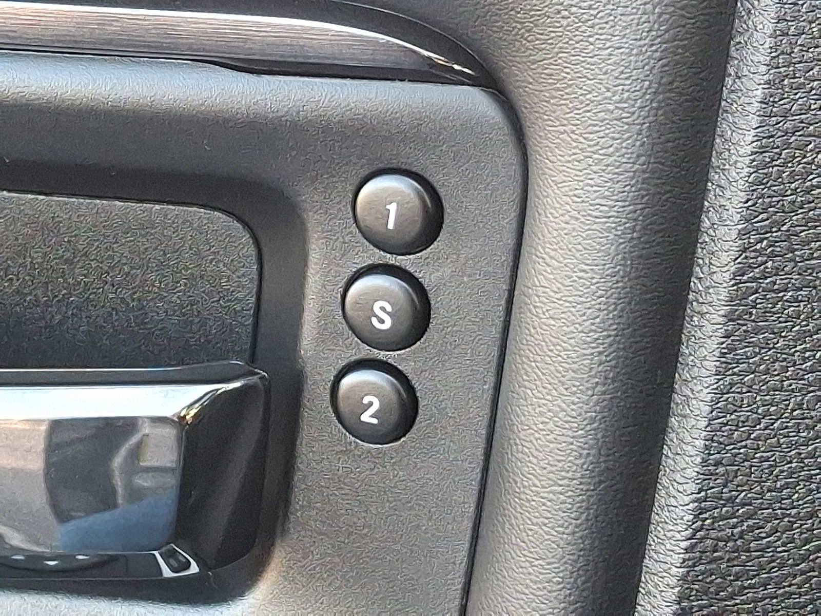 Used 2024 RAM 2500 Limited image 27