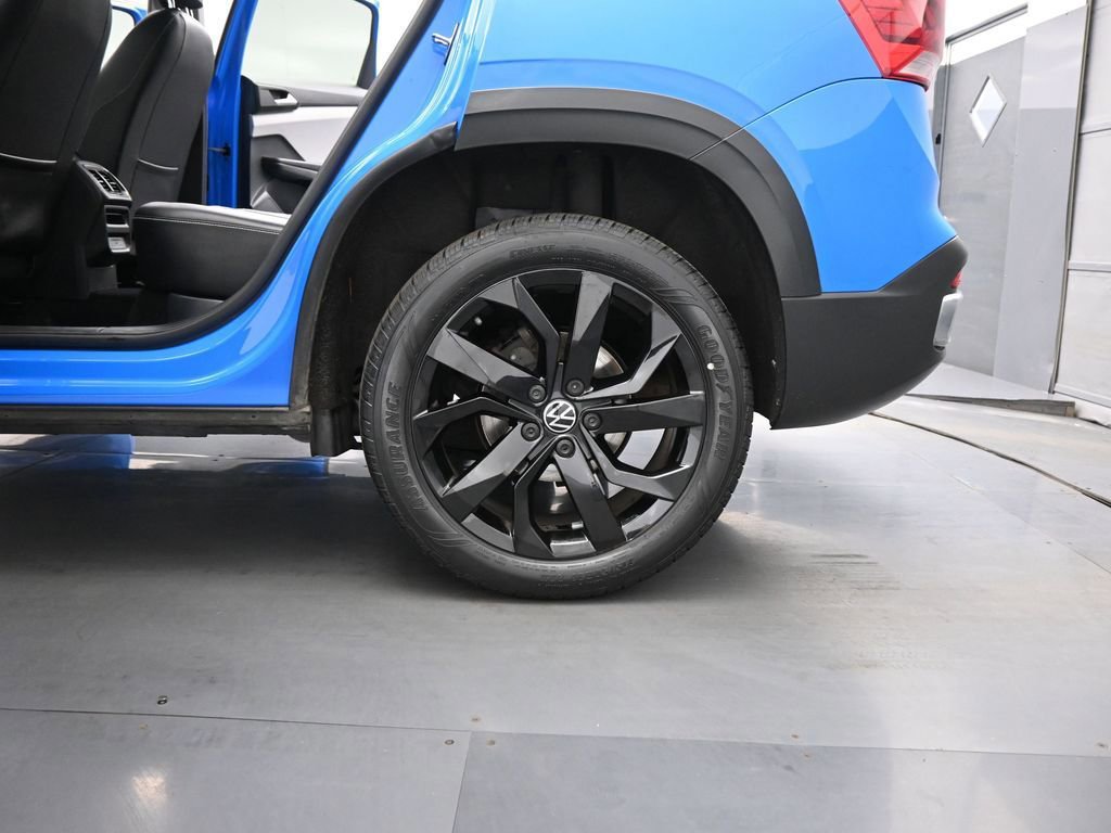 Used 2022 Volkswagen Taos SEL w/ Panoramic Sunroof Package image 48