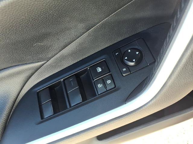Used 2020 Toyota RAV4 LE w/ Carpet Mat Package AWD/4WD image 17