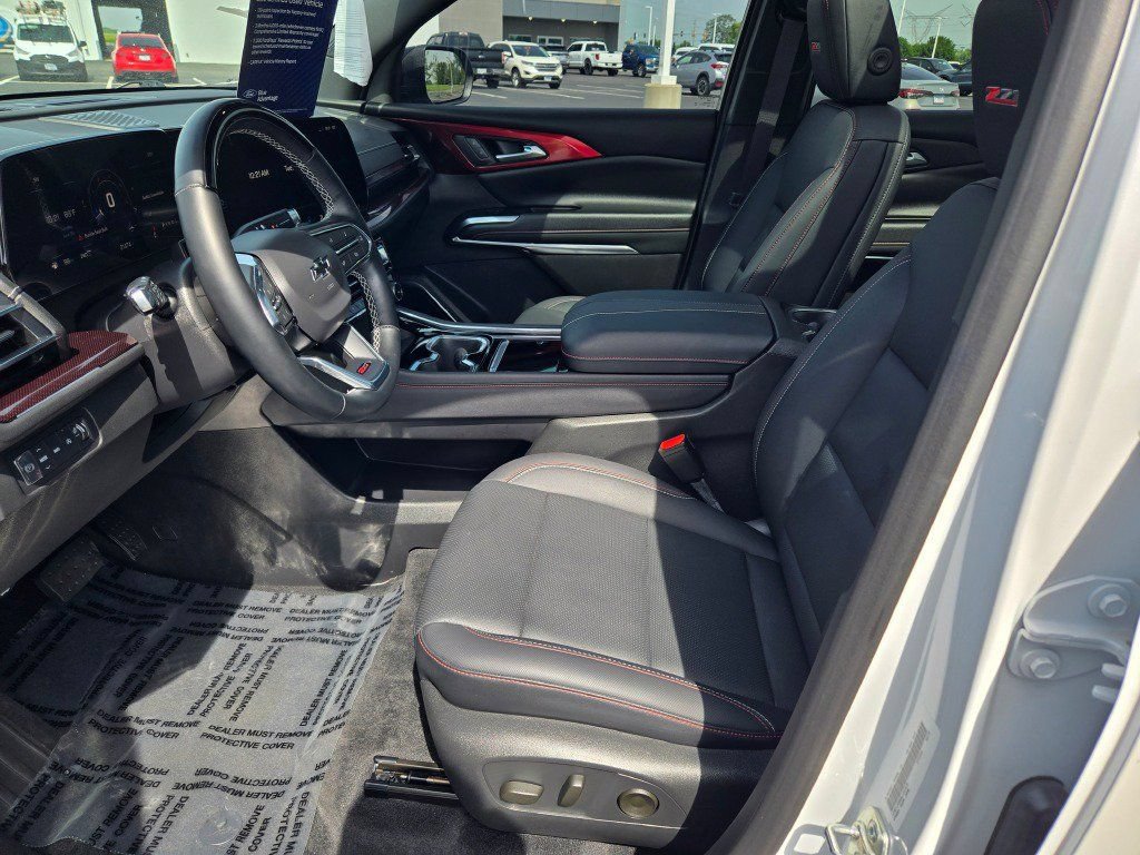 Used 2025 Chevrolet Traverse Z71 w/ Enhanced Driving Package AWD/4WD image 23