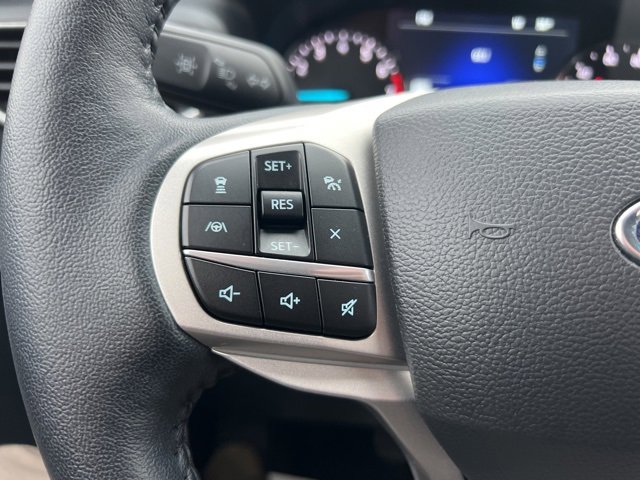 Certified 2022 Ford Explorer XLT w/ Equipment Group 202A image 8