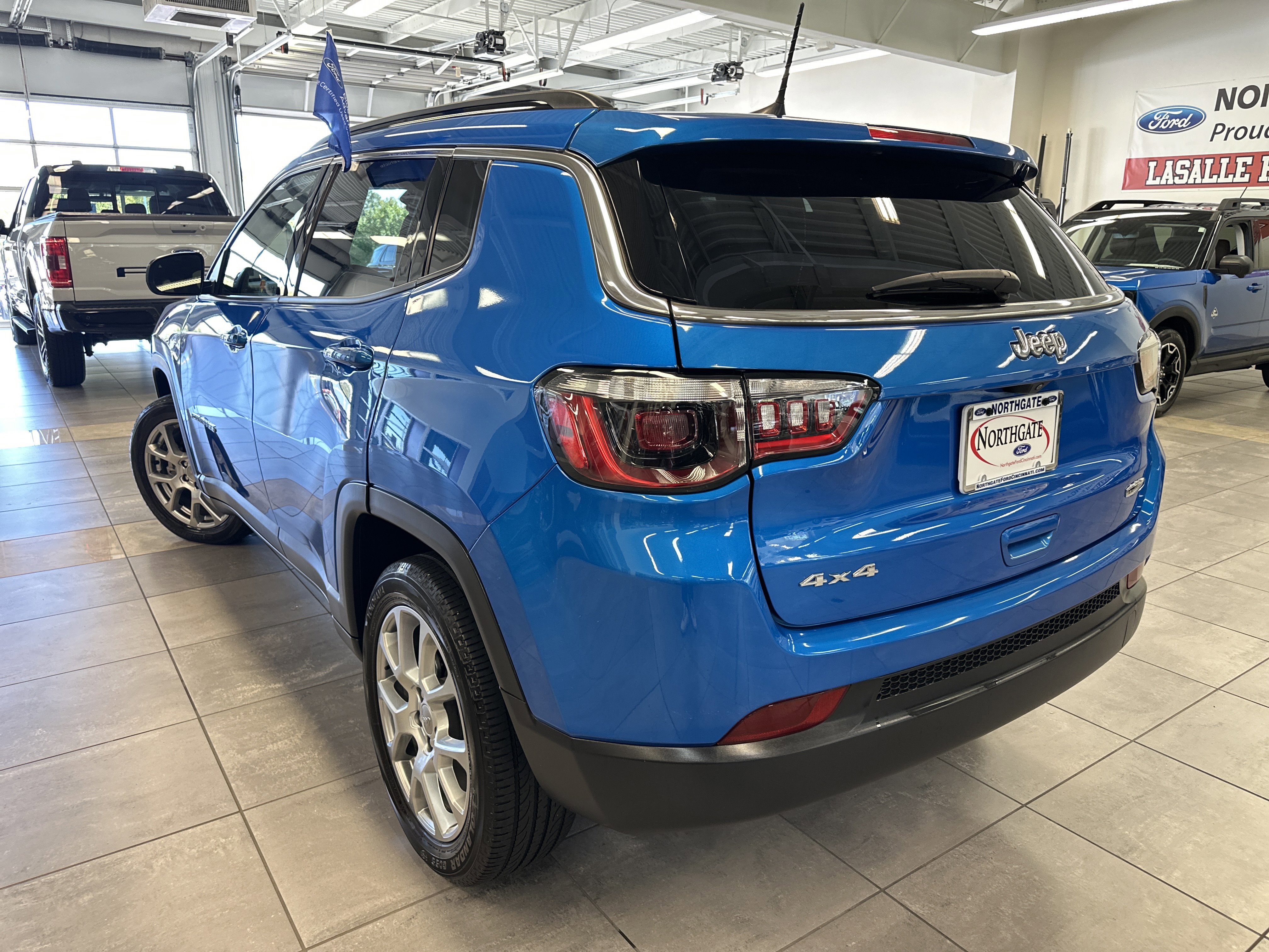 Used 2022 Jeep Compass Latitude w/ Sun and Sound Group image 3