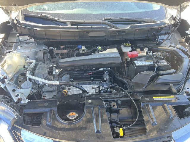 Used 2018 Nissan Rogue S image 11