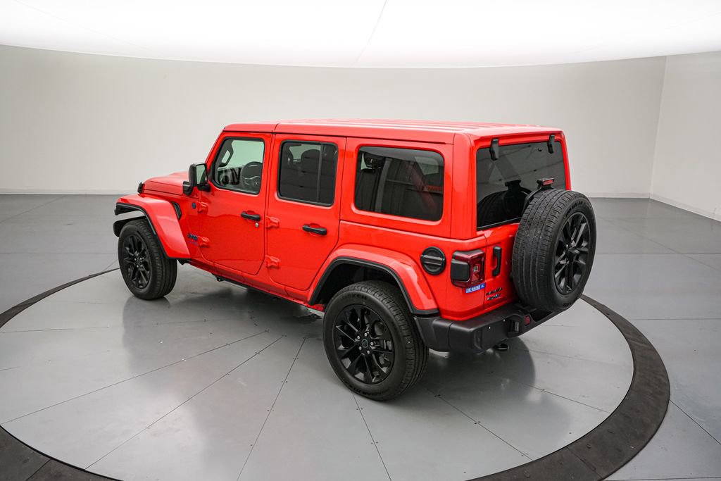 Used 2025 Jeep Wrangler Unlimited Sahara w/ Safety Group AWD/4WD image 6