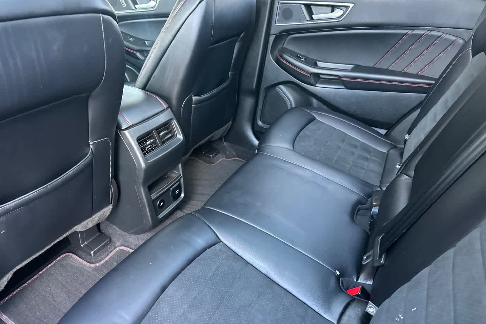 Certified 2022 Ford Edge ST-Line AWD/4WD image 10
