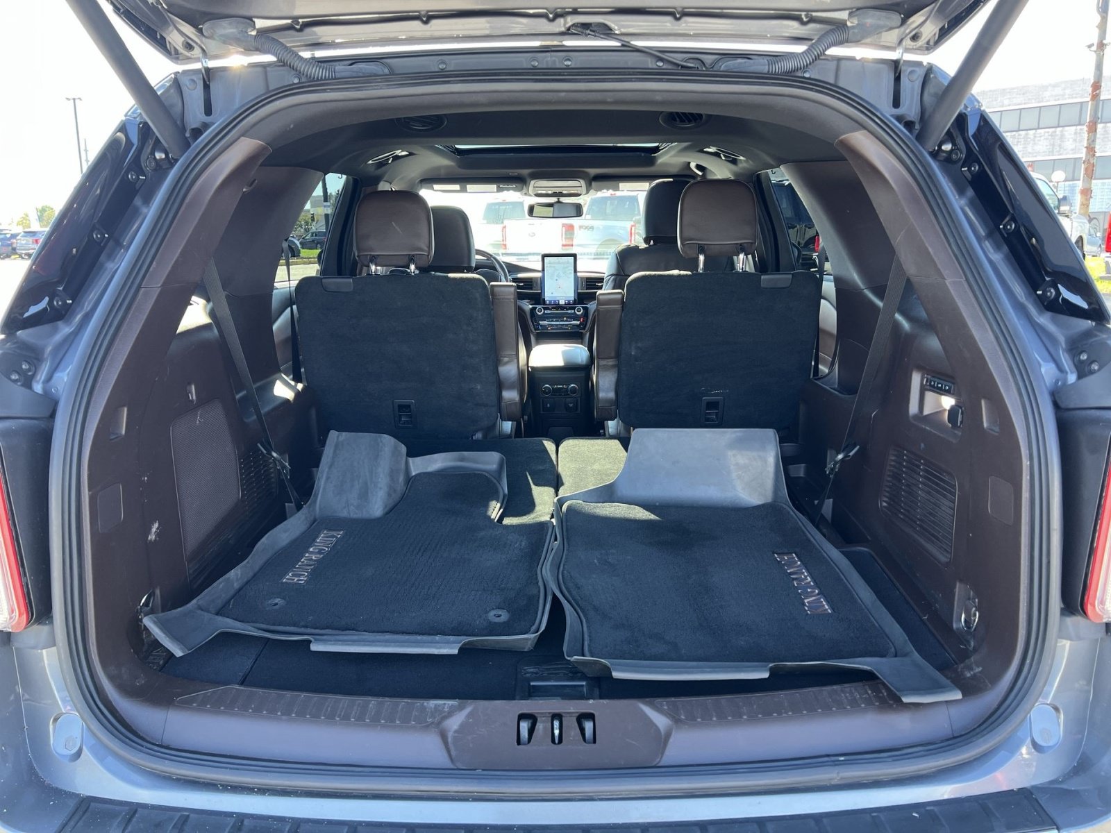 Certified 2022 Ford Explorer King Ranch w/ Premium Technology Package AWD/4WD image 34