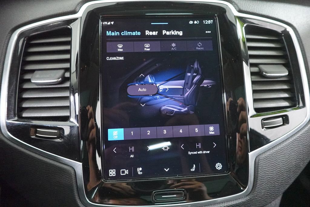 Used 2023 Volvo XC90 B6 Plus image 20