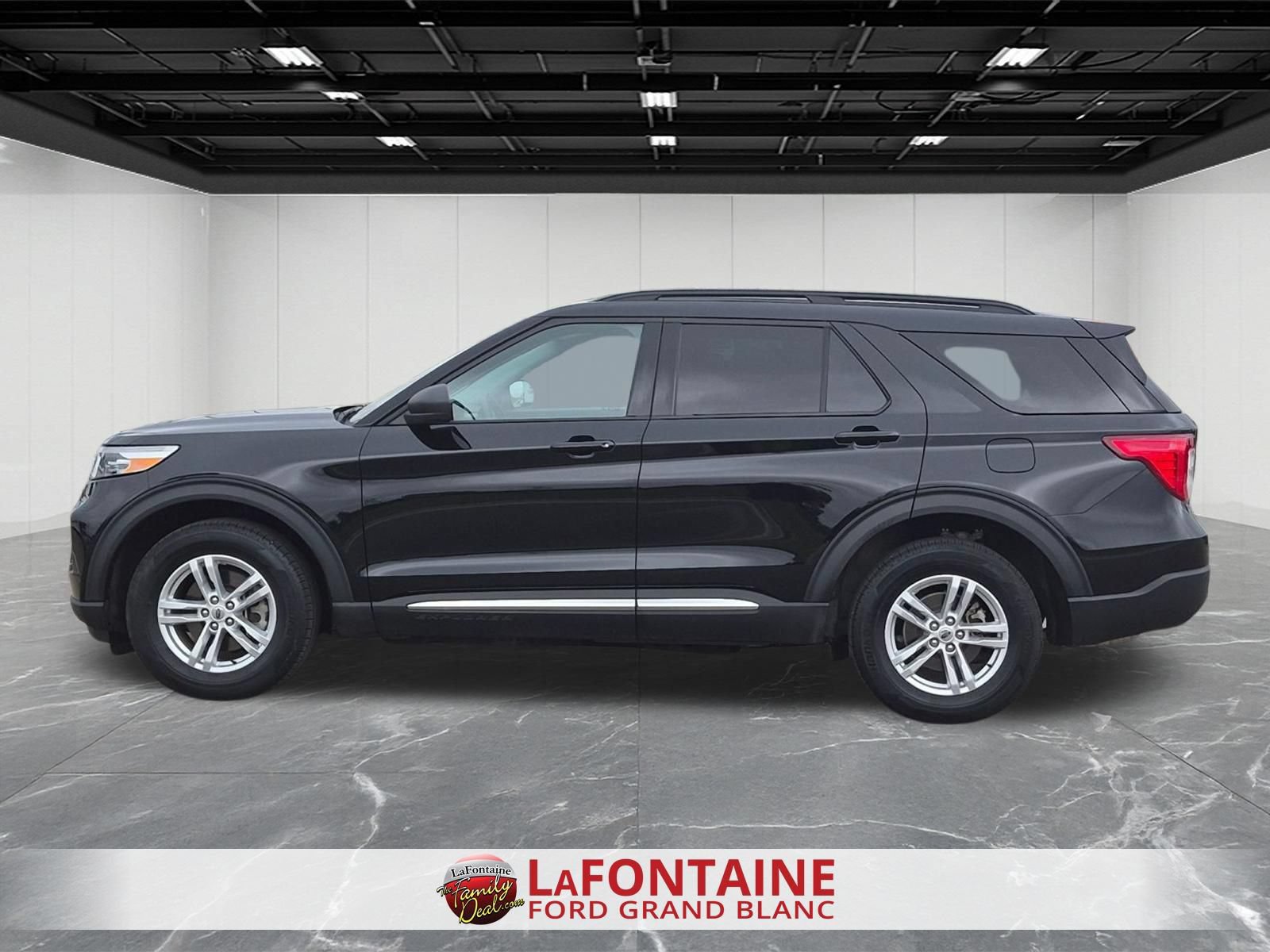 Certified 2024 Ford Explorer XLT w/ Equipment Group 202A AWD/4WD image 2