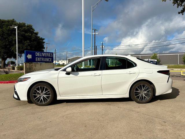 Used 2023 Toyota Camry SE FWD image 4