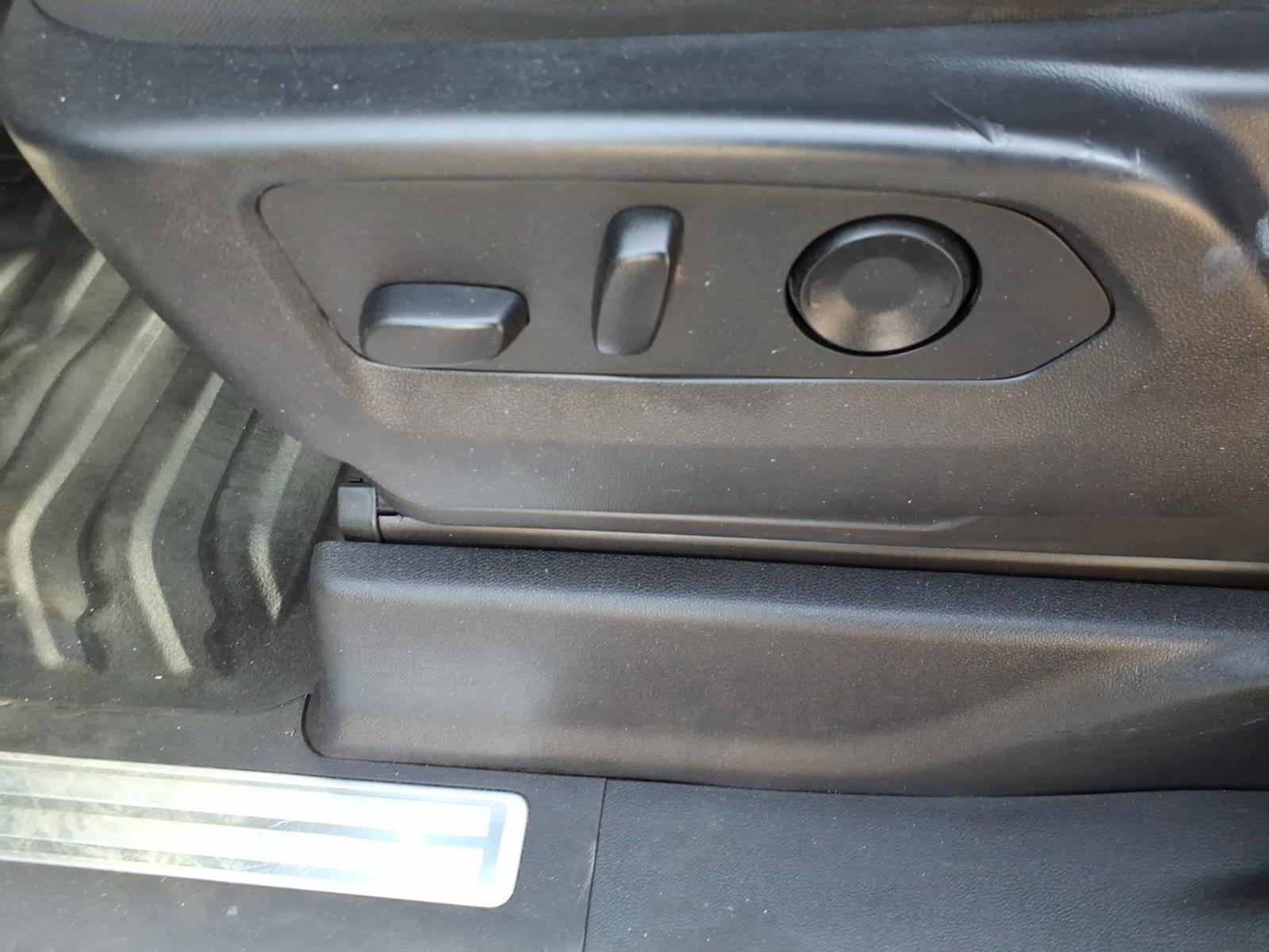 Used 2024 Chevrolet Silverado 3500 LT w/ Convenience Package image 12