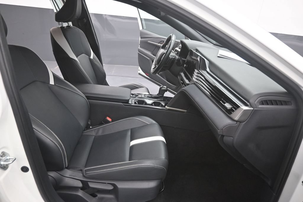 Used 2025 Toyota Camry SE FWD image 14