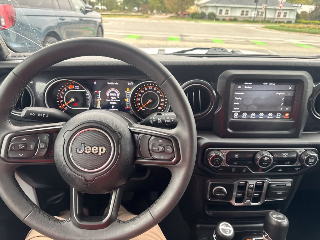 Used 2023 Jeep Wrangler Unlimited Sport AWD/4WD image 3
