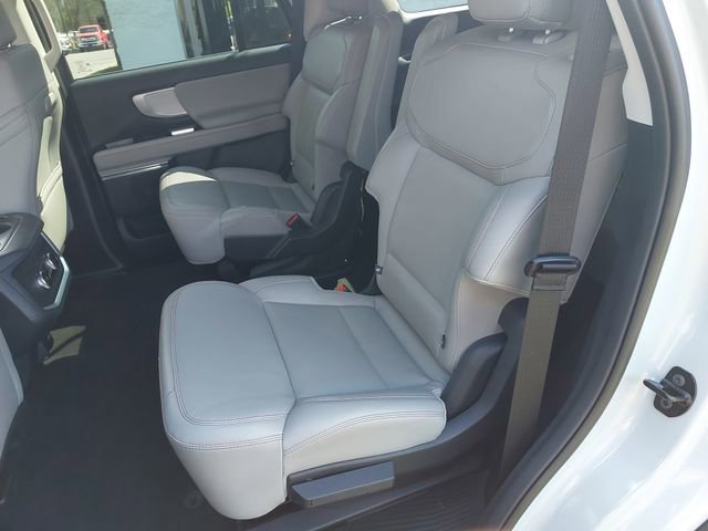 Certified 2025 Ford Expedition Active image 14