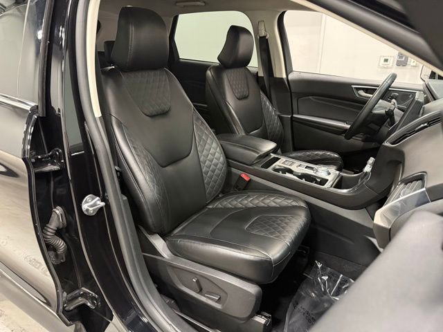 Certified 2024 Ford Edge Titanium image 37
