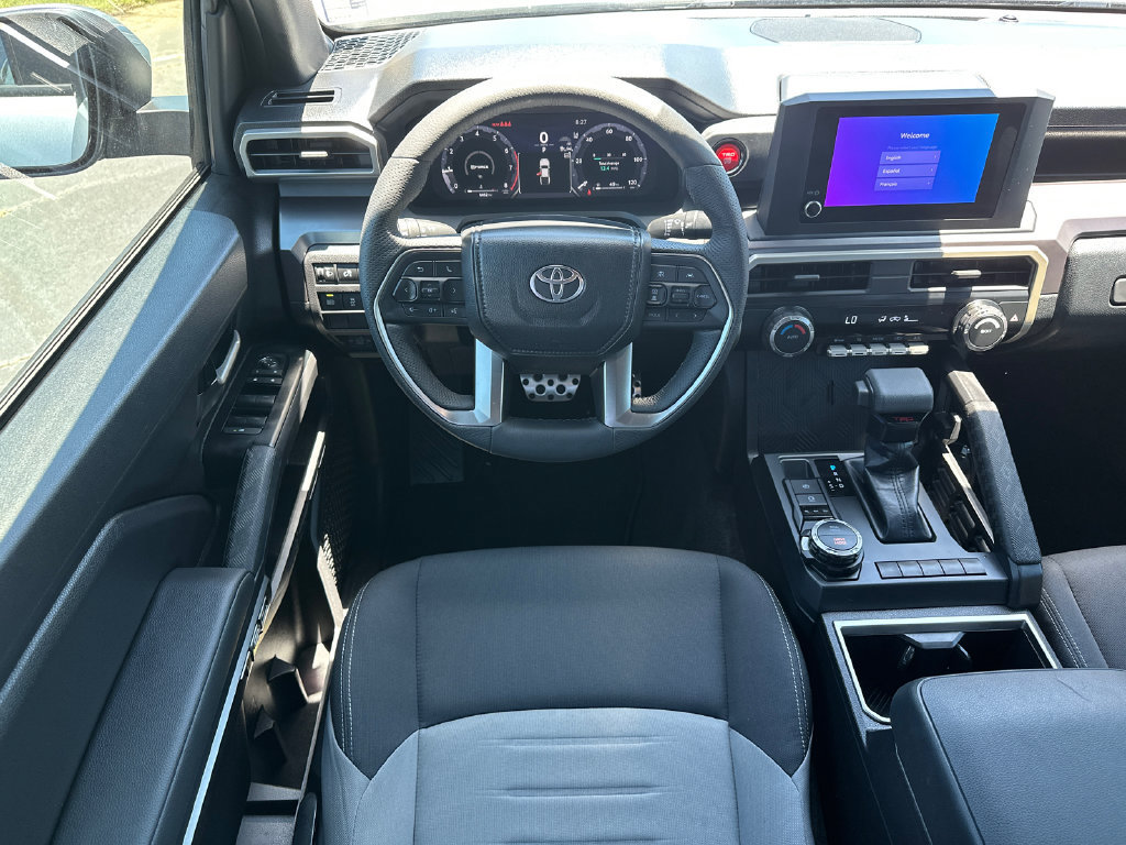 Used 2025 Toyota Tacoma TRD Sport AWD/4WD image 22