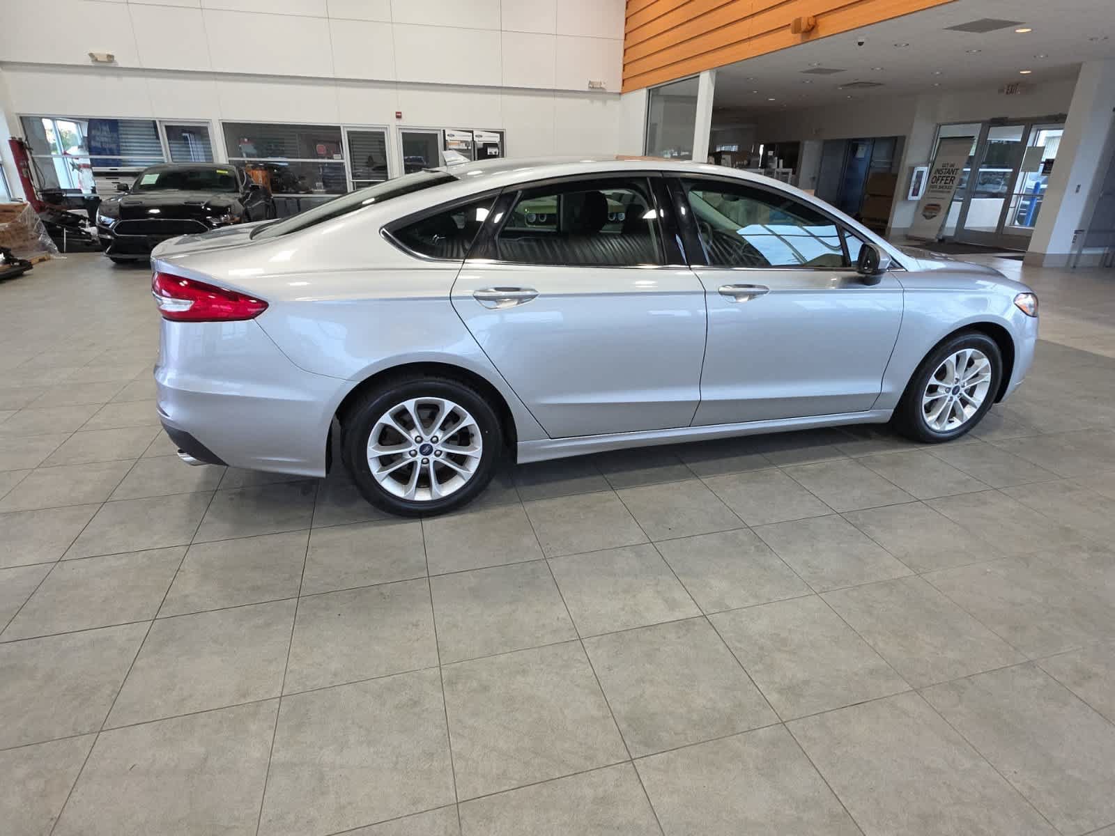 Certified 2020 Ford Fusion SE FWD image 6