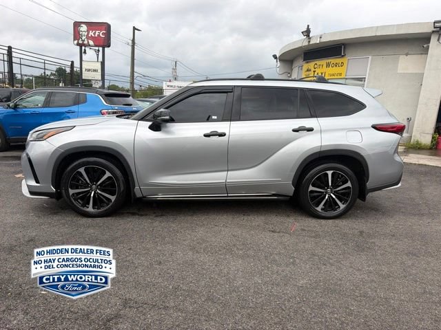 Used 2021 Toyota Highlander XSE AWD/4WD image 2