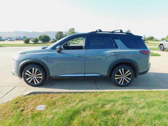 Used 2024 Nissan Pathfinder Platinum AWD/4WD image 15