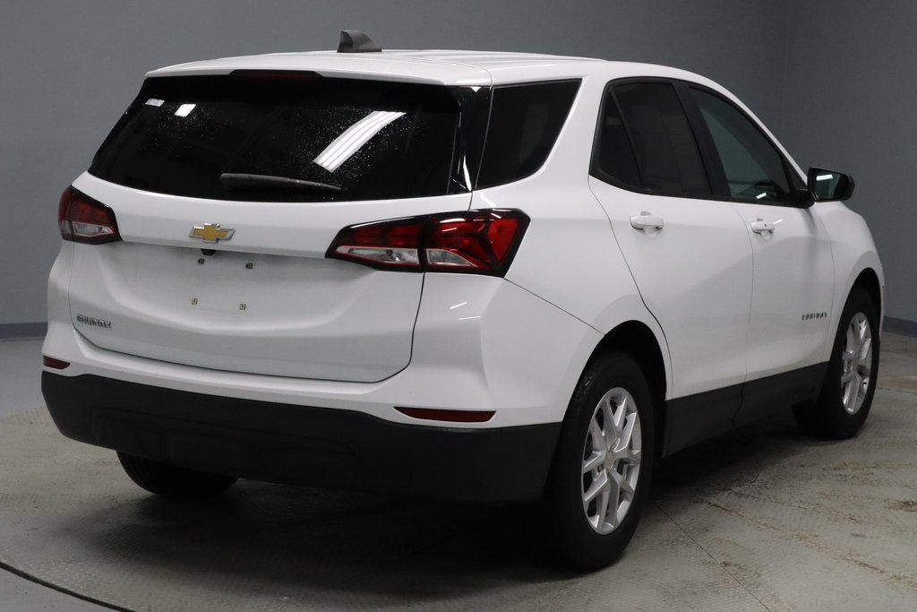 Used 2022 Chevrolet Equinox LS w/ LS Convenience Package image 5