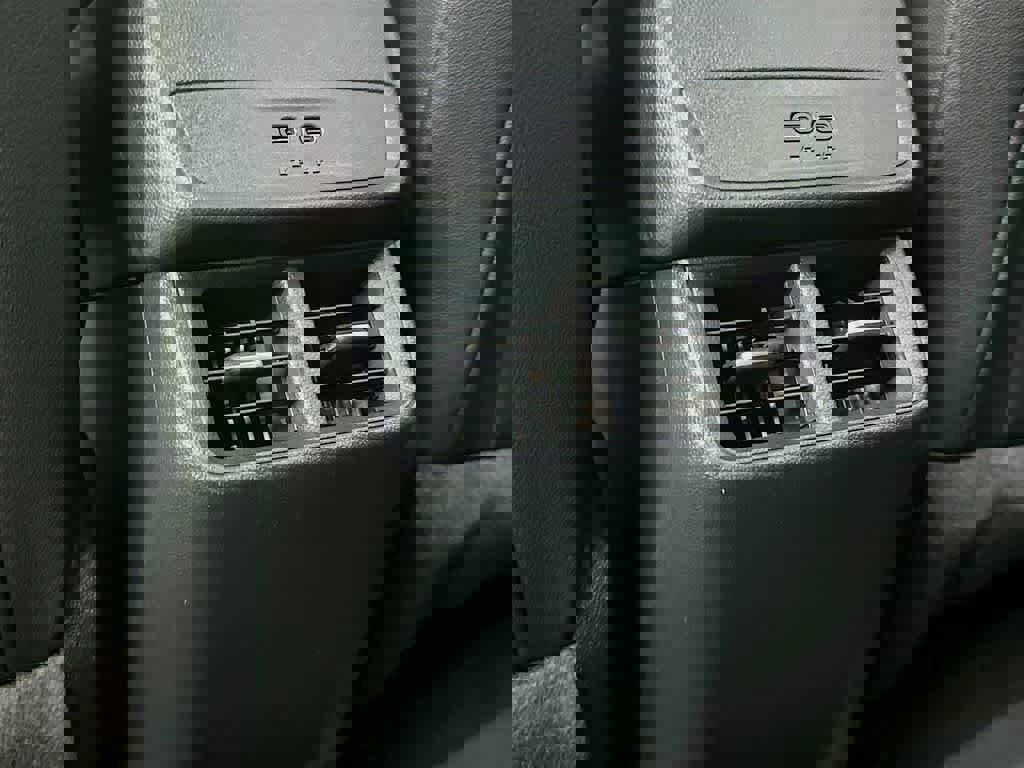 Used 2025 Chevrolet Equinox RS w/ Safety and Technology Package image 16