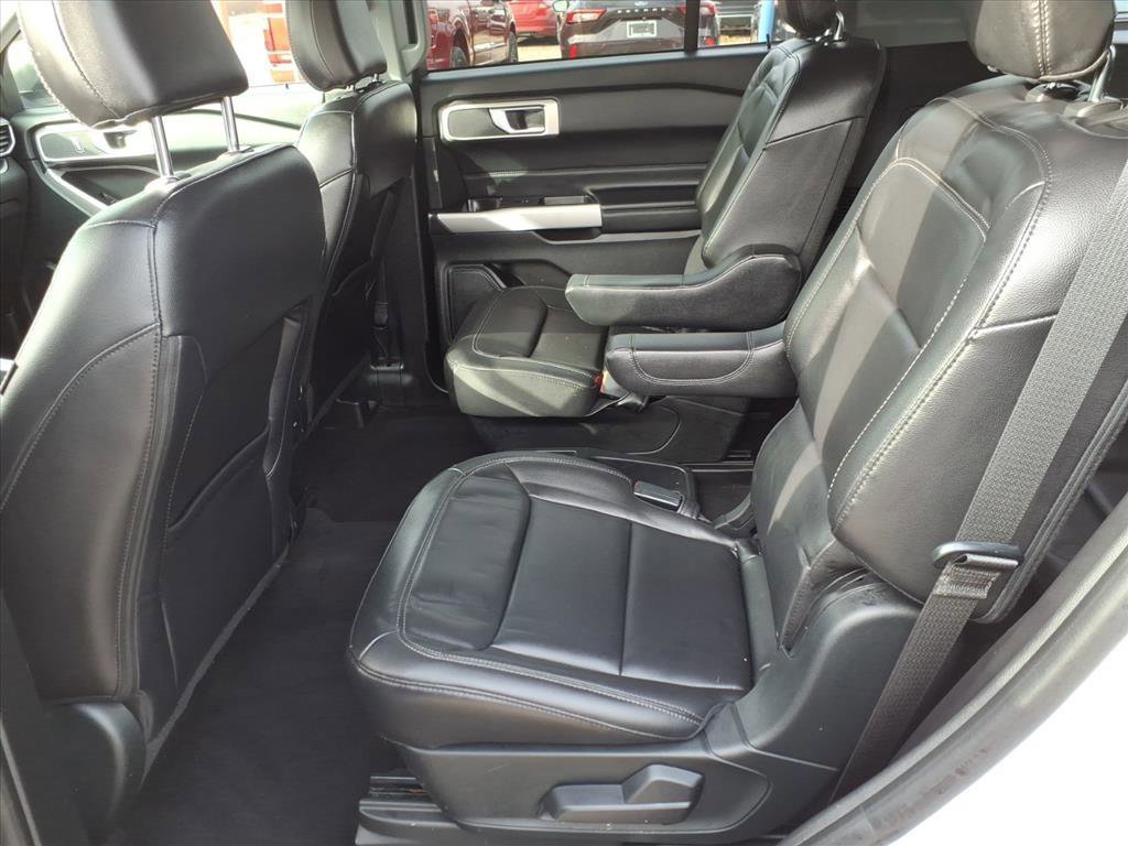 Certified 2021 Ford Explorer XLT w/ Equipment Group 202A image 11