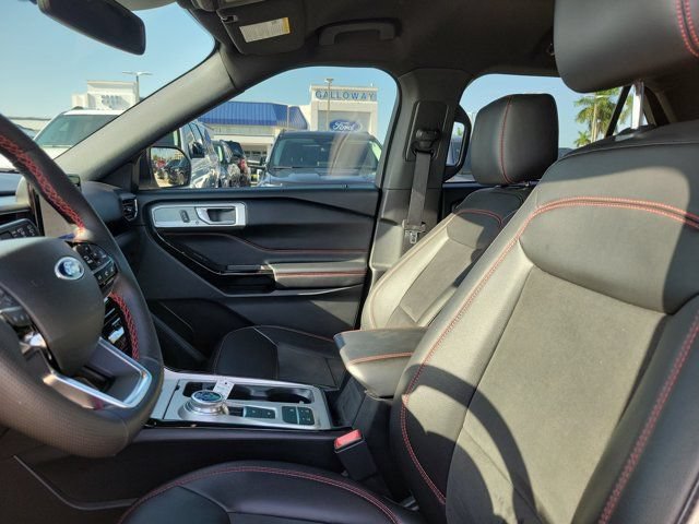 Certified 2022 Ford Explorer ST-Line w/ Class IV Trailer Tow Package RWD image 27