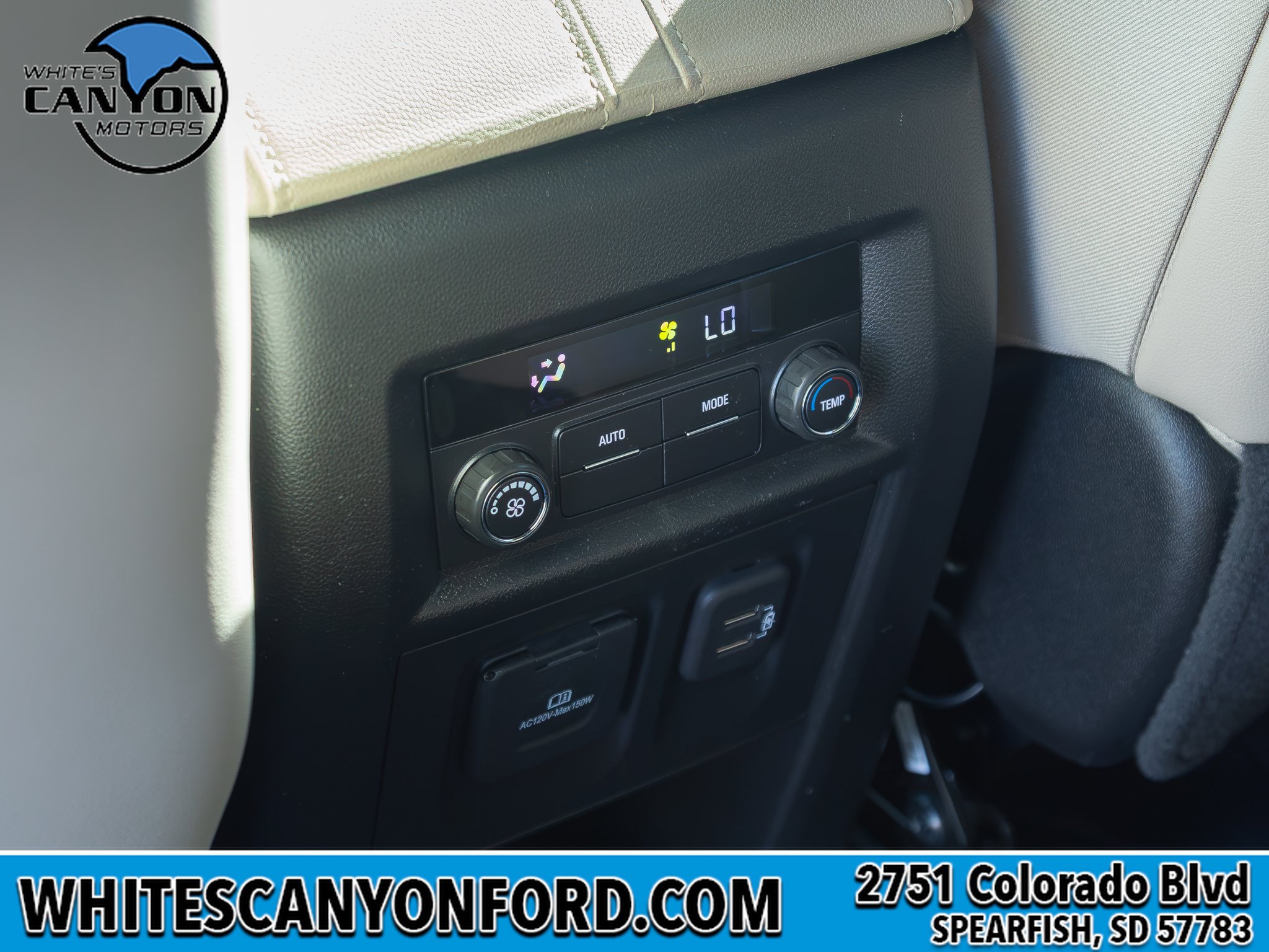 Used 2023 Chevrolet Traverse LT w/ LT Premium Package AWD/4WD image 21