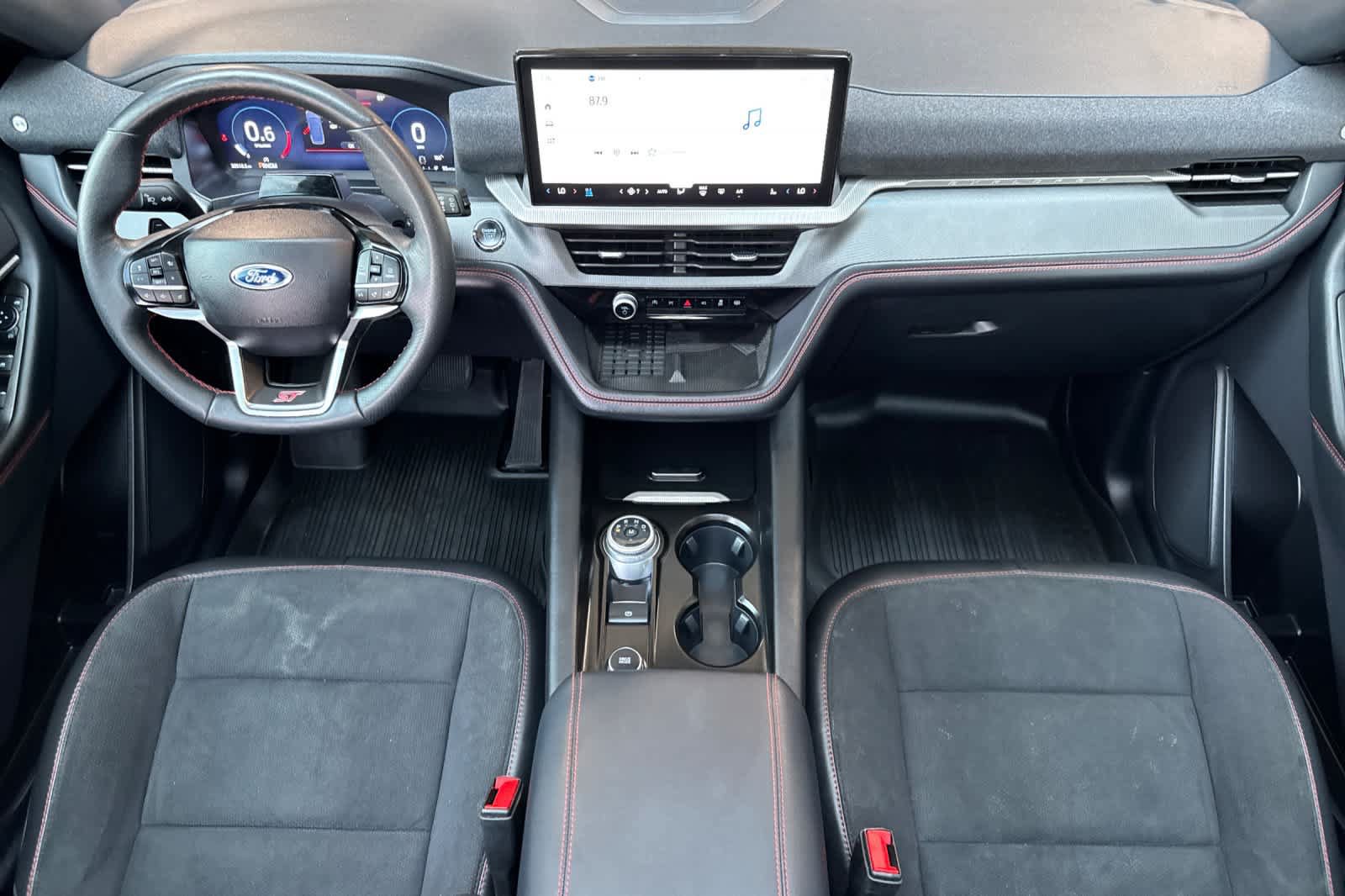 Certified 2025 Ford Explorer ST AWD/4WD image 3