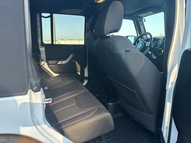 Used 2018 Jeep Wrangler Unlimited Sahara w/ Connectivity Group image 10