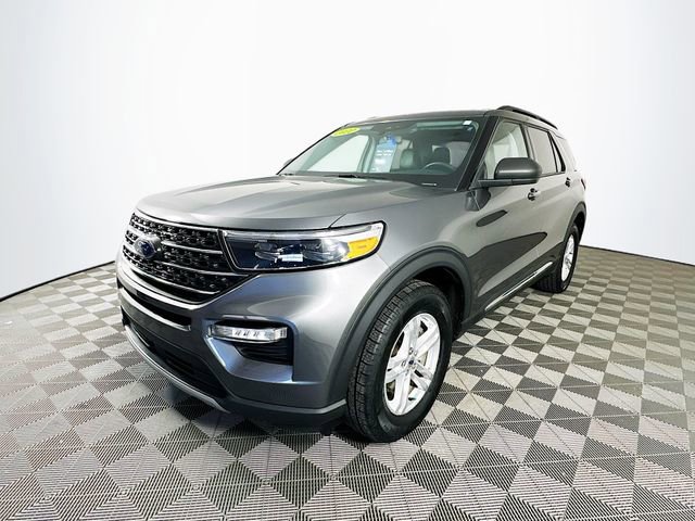 Certified 2022 Ford Explorer XLT w/ Equipment Group 202A image 6