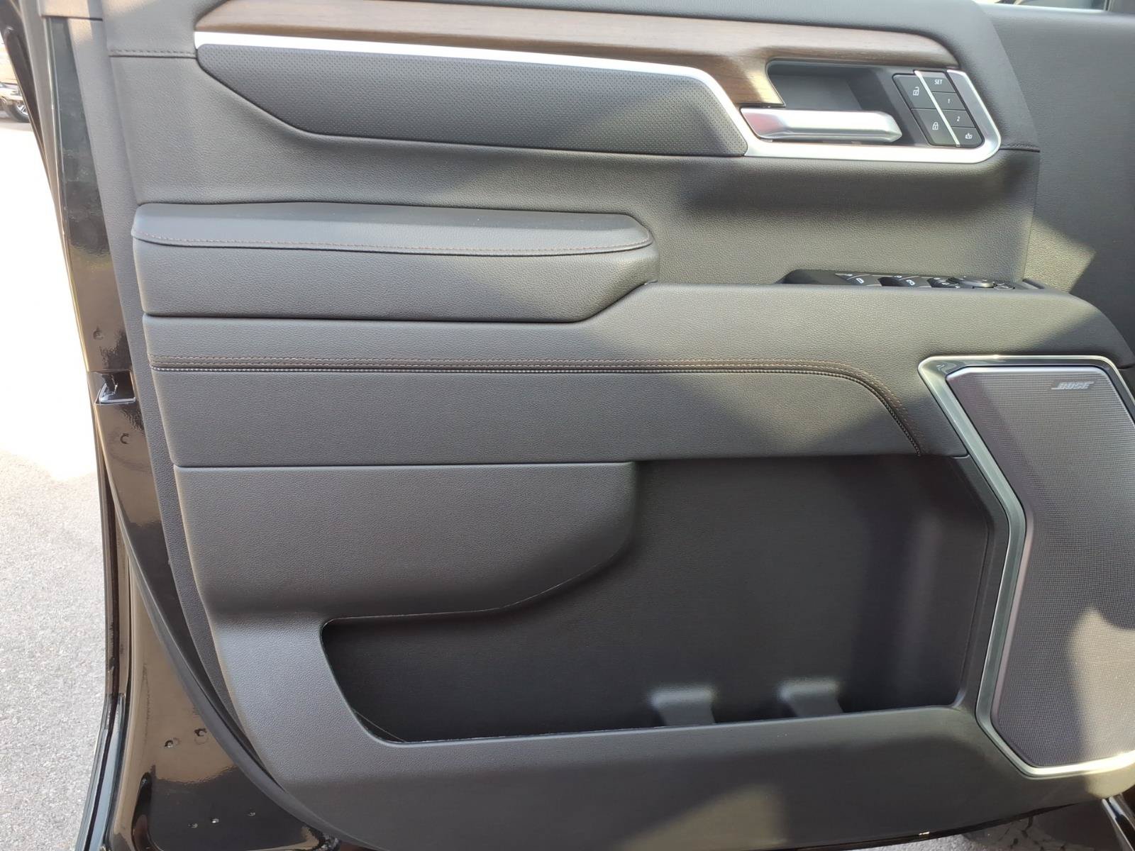 Used 2026 Chevrolet Silverado 3500 High Country w/ Technology Package AWD/4WD image 12
