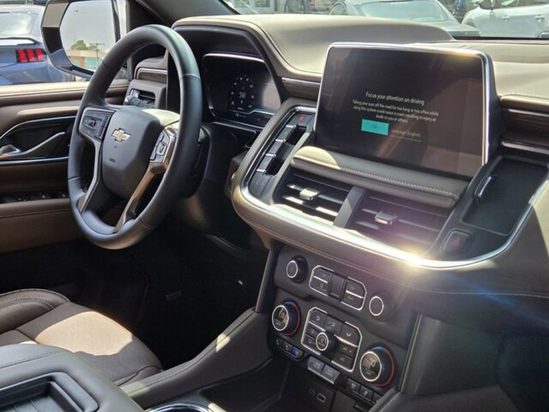 Used 2024 Chevrolet Tahoe High Country w/ Premium Package image 23