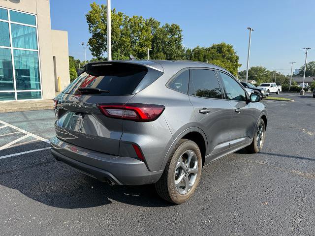Certified 2023 Ford Escape ST-Line AWD/4WD image 7