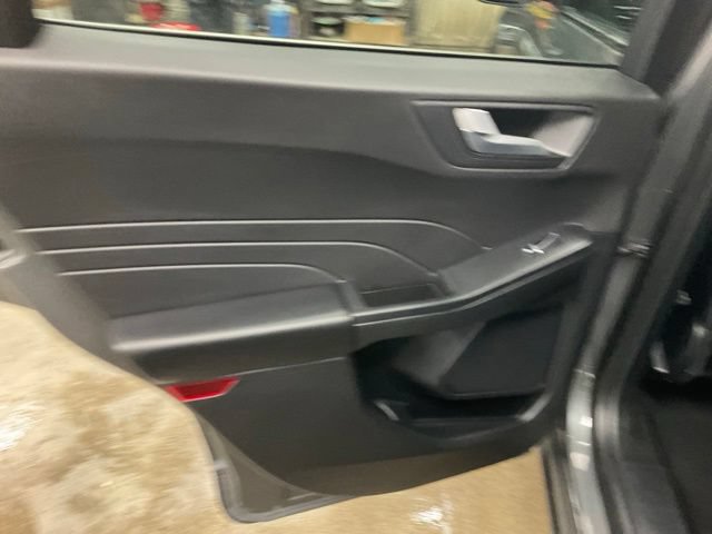 Certified 2025 Ford Escape Platinum AWD/4WD image 12