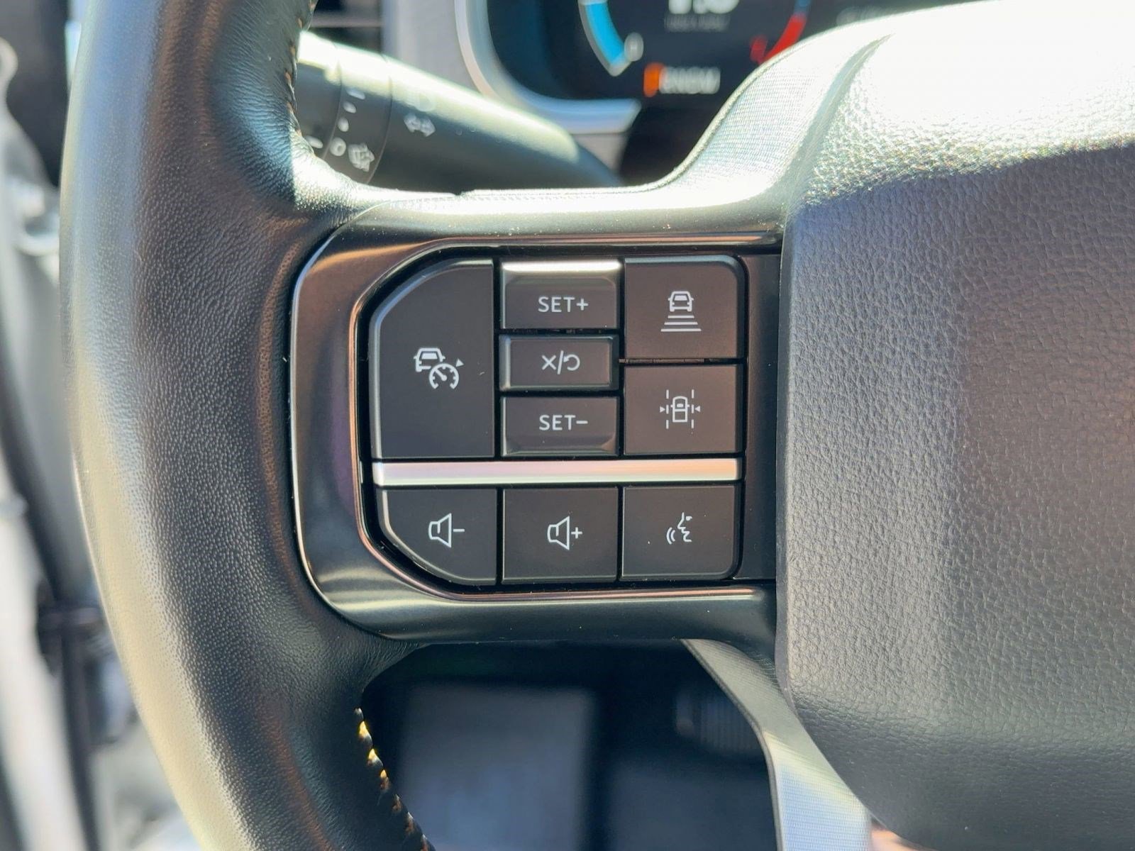 Certified 2023 Ford F150 Platinum w/ Equipment Group 701A High image 18