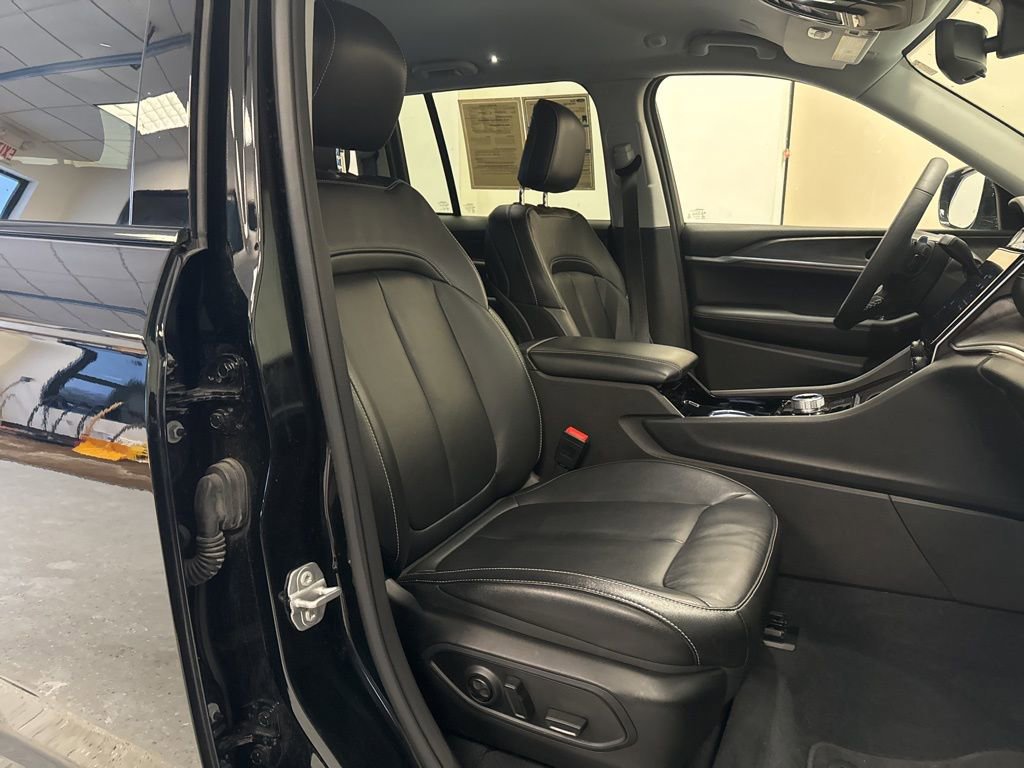 Used 2023 Jeep Grand Cherokee Limited w/ Trailer Tow Prep Group (B) image 44