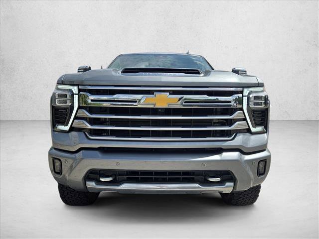Used 2024 Chevrolet Silverado 2500 High Country w/ High Country Premium Package AWD/4WD image 2