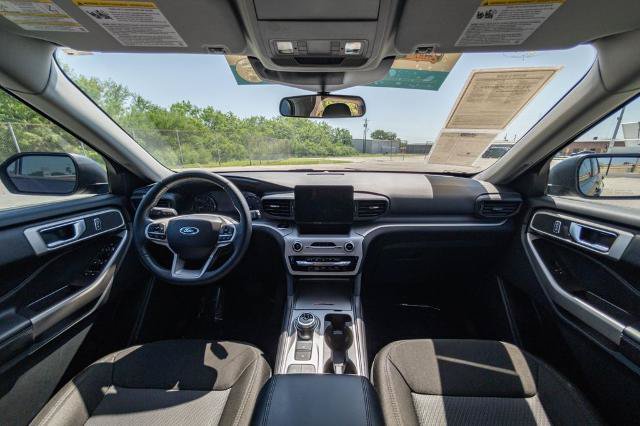Certified 2024 Ford Explorer XLT RWD image 18