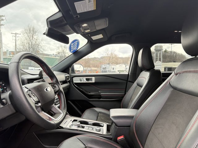 Certified 2022 Ford Explorer ST-Line AWD/4WD image 11
