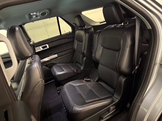 Certified 2024 Ford Explorer Limited RWD image 31