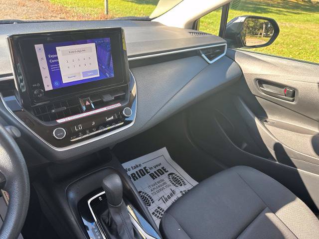 Used 2025 Toyota Corolla LE FWD image 3