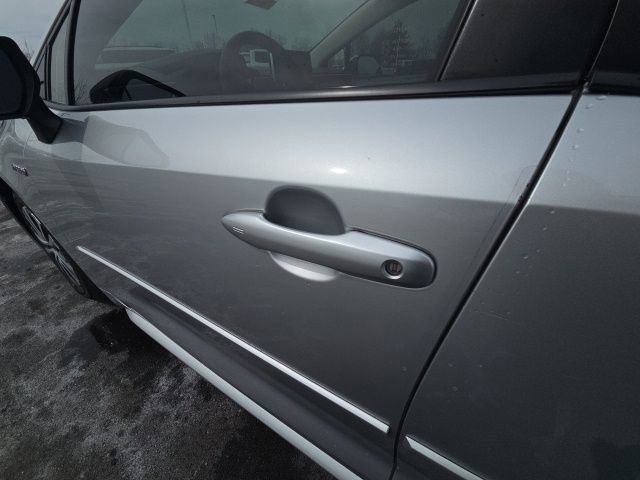 Used 2021 Toyota Corolla LE image 17