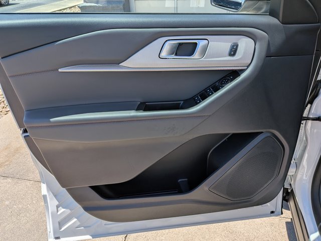 Certified 2025 Ford Explorer Active w/ Active Comfort Package AWD/4WD image 12