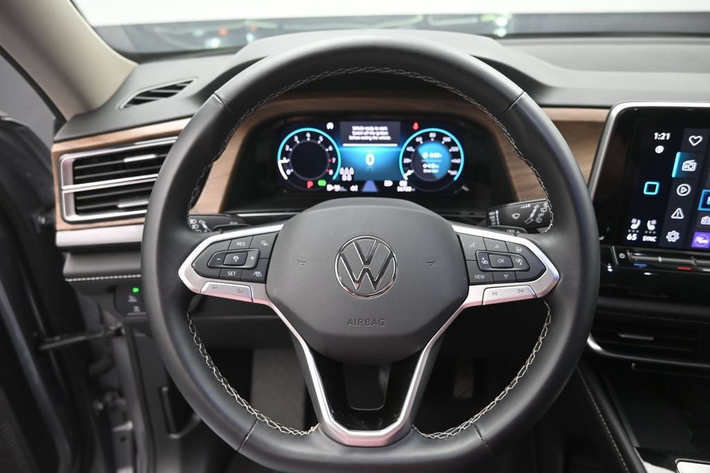 Used 2025 Volkswagen Atlas SE AWD/4WD image 6