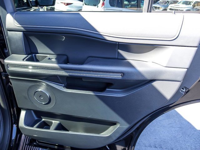 Certified 2024 Ford Expedition XLT image 30