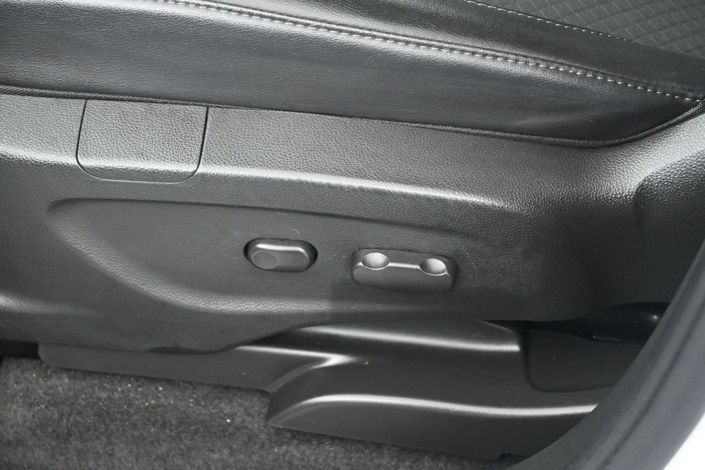 Used 2019 Buick Encore Sport Touring w/ Safety Package AWD/4WD image 9