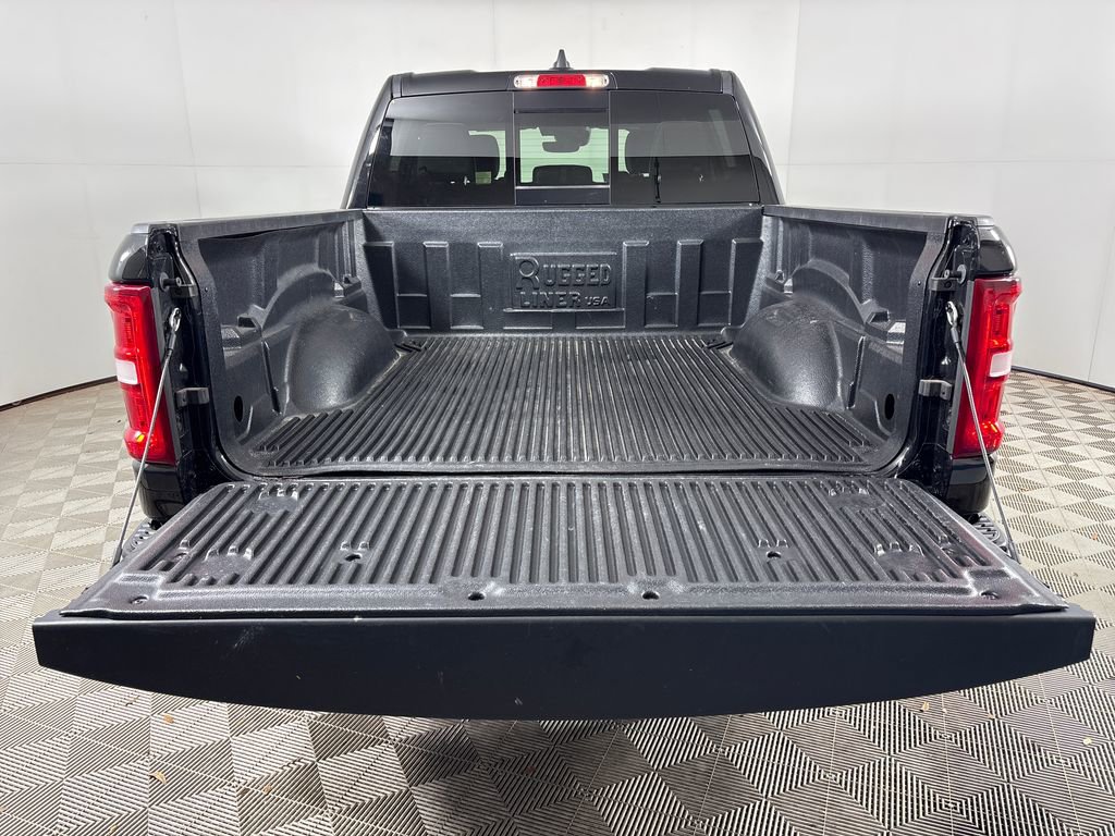 Used 2026 RAM 1500 Laramie w/ Sport Appearance Package AWD/4WD image 28