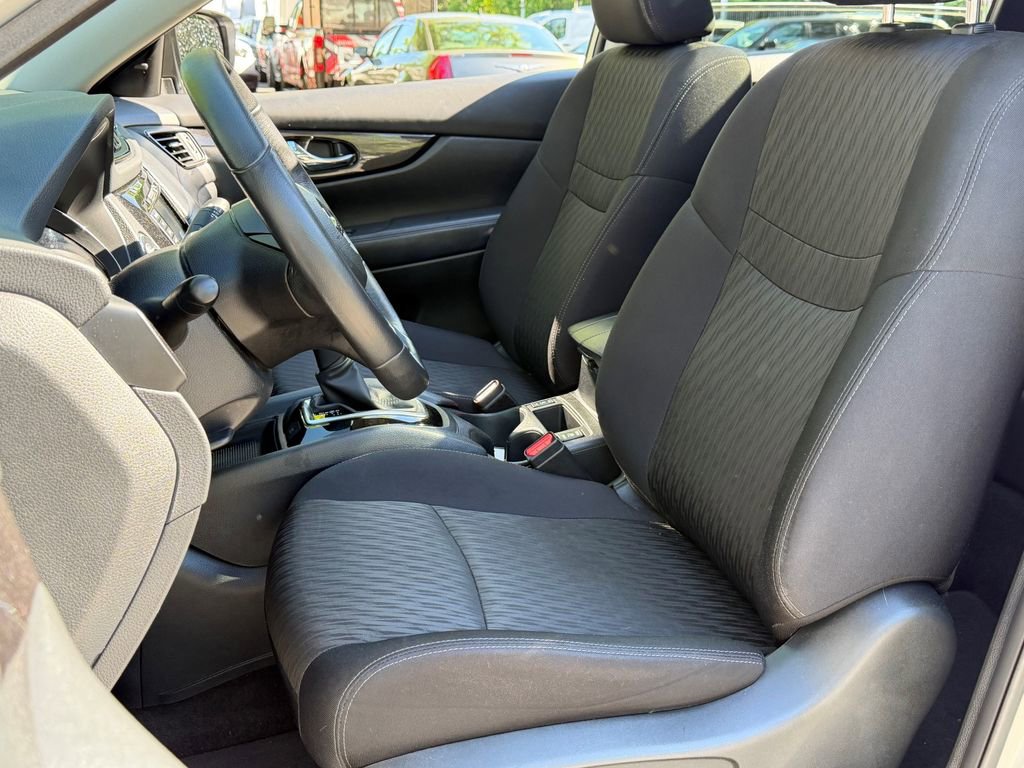 Used 2018 Nissan Rogue SV w/ Premium Package AWD/4WD image 18